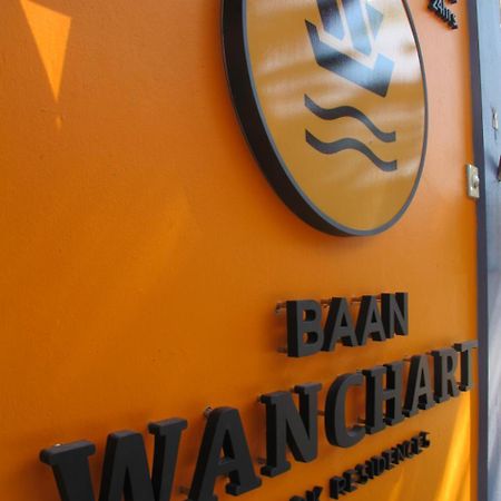 Baan Wanchart Hostel Bangkok Exterior photo